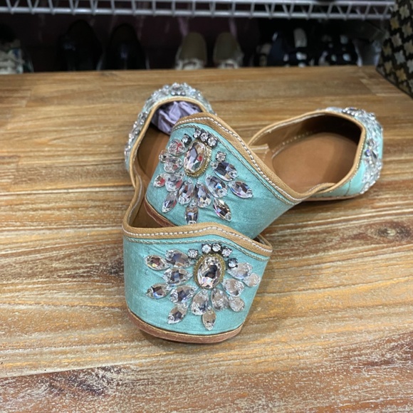 Teal Juttis - Picture 5 of 8
